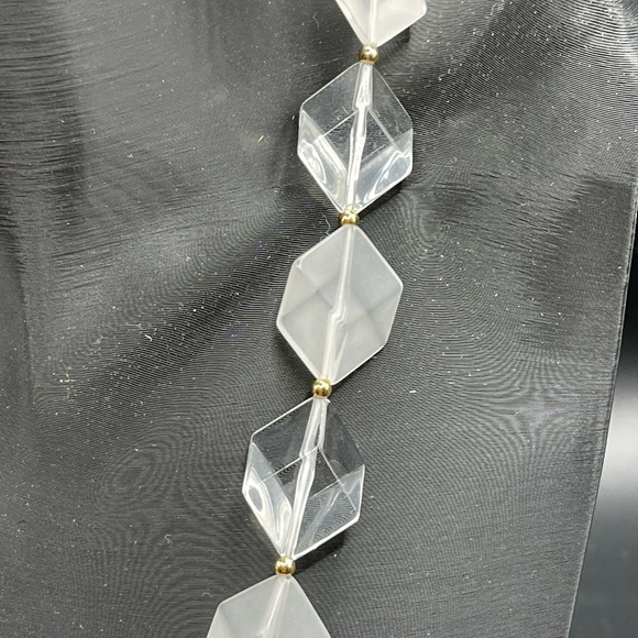 Vintage Avon "Crystal Impressions" 1985 Necklace & Matching Post Earrings - Picture 2 of 6